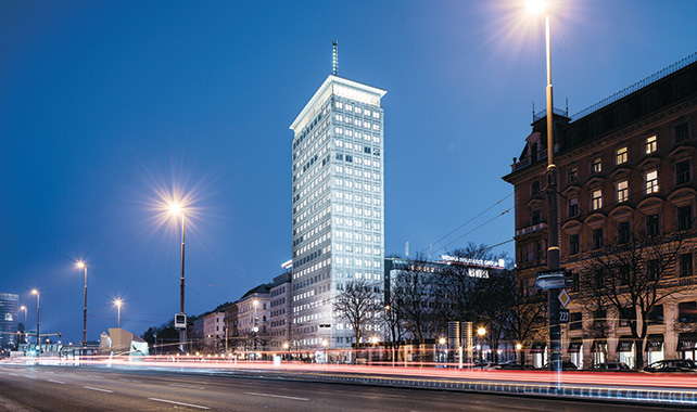 Die Konzernzentrale der Vienna Insurance Group (VIG), der Wiener Ringturm (Foto, © Ian Ehm)